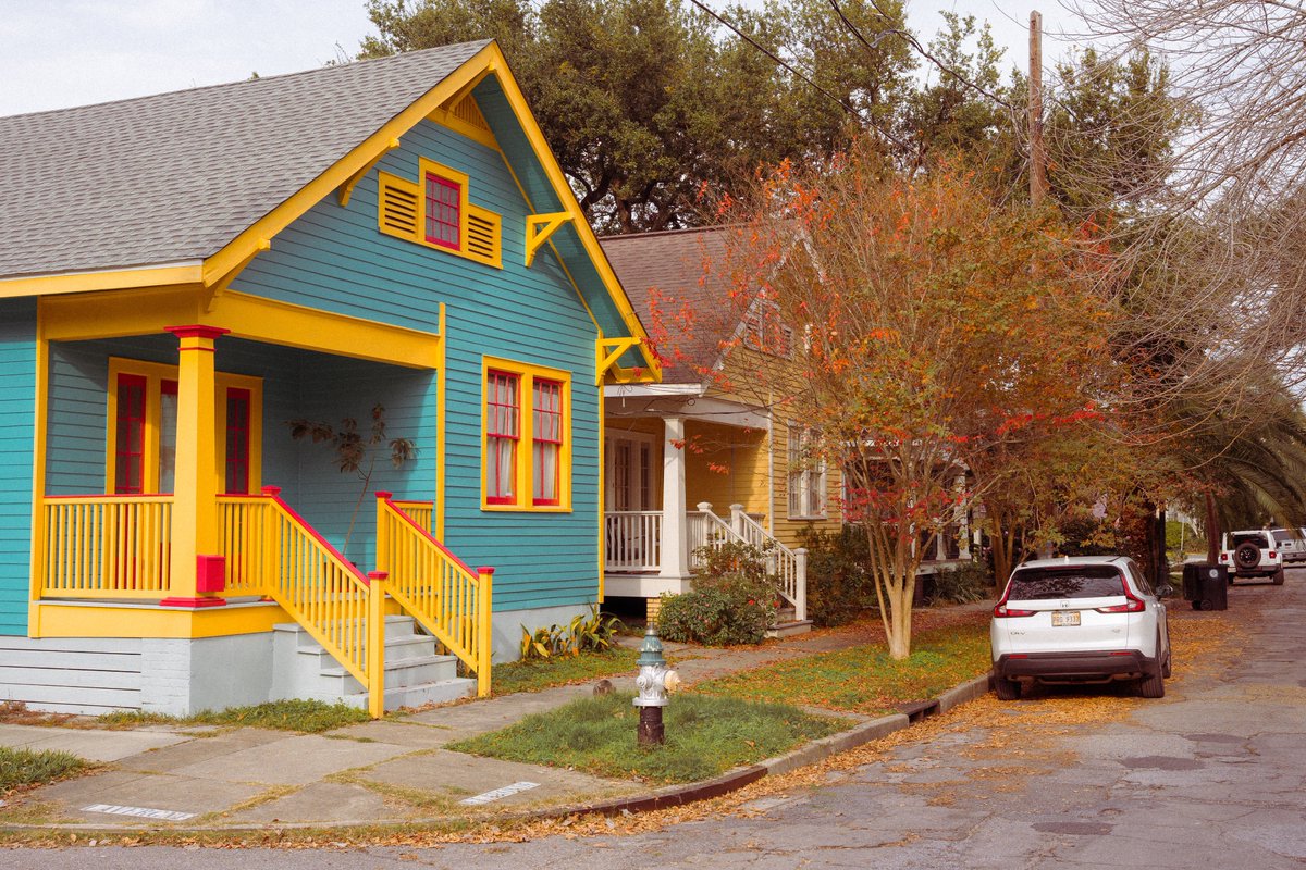 Southern homes 🏠 
📍#NewOrleans, #USA. 🇺🇸
🗓️ Jan 2024
📷 #SonyAlpha #Sony
#streetphotography #photography