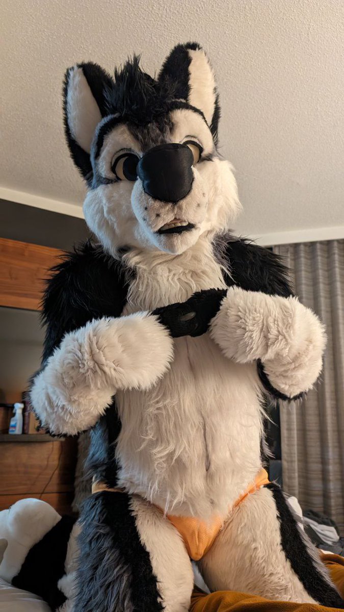 This con was something truly special, haven’t cried saying goodbyes in a while, can’t wait to do it again next, and here’s the only photo I have of me in suit lol