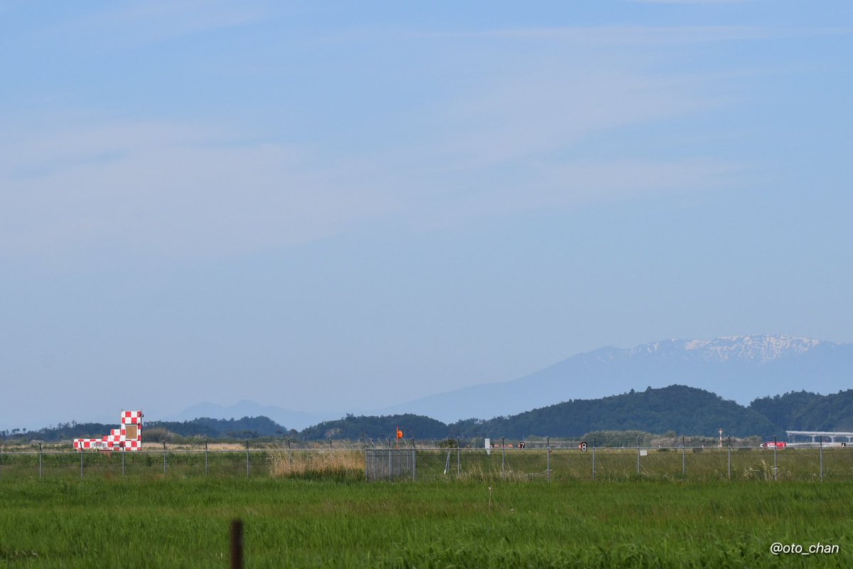 おはようございます😊
3日ぶりになります笑

1stはキャンセル
ブルーはハンガーイン✈️

空気は澄んでて北は青空、南うっすら雲です

 #松島基地
 #ブルーインパルス✈️