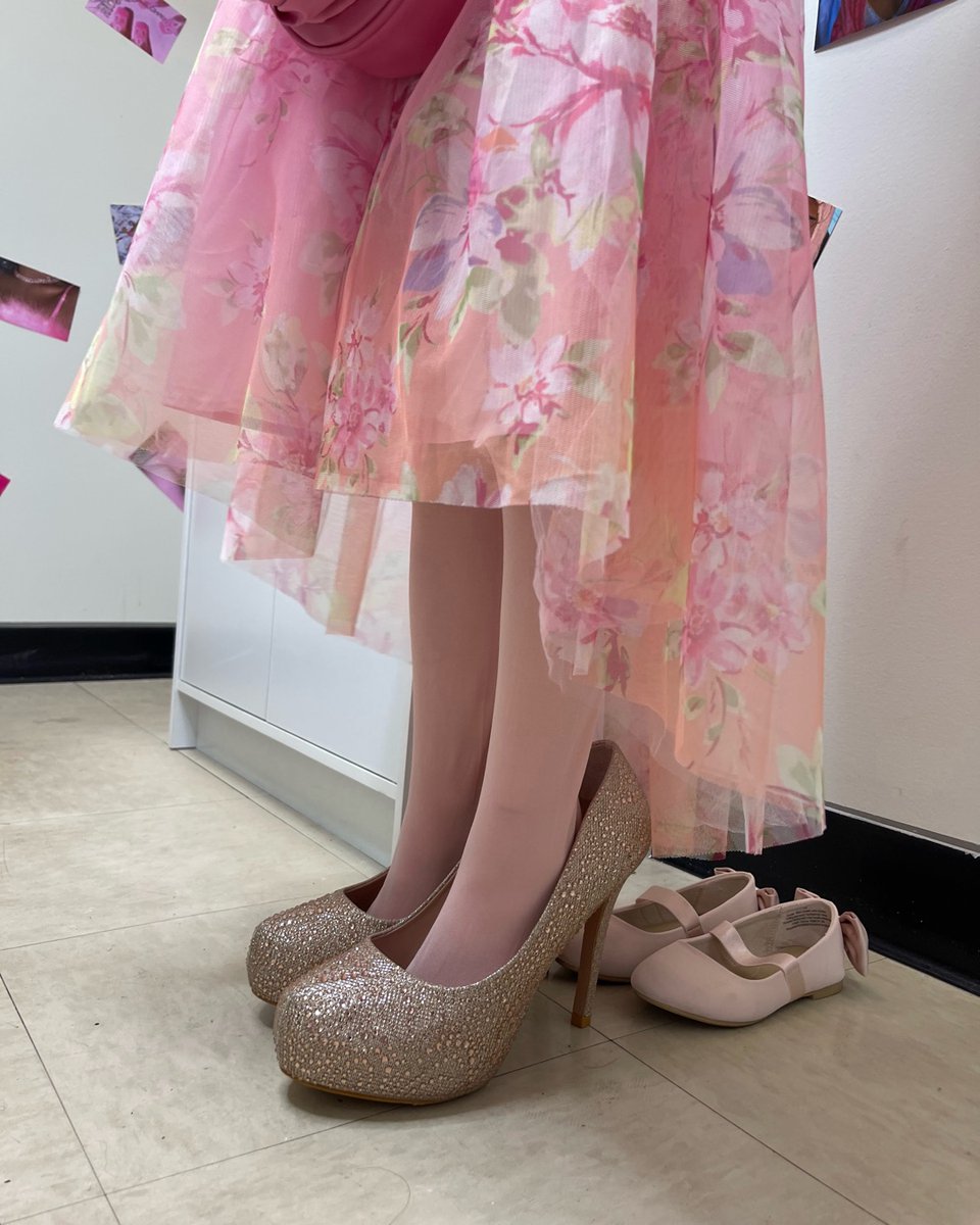 ExperiencePixel's tweet image. Step into your own fairytale experience, one heal at a time 👠👠 
.
#princessintraining  #heelsanddreams  #PixelExperience #SelfieMuseum #GreenvilleFun #InstaWorthy #MemorableMoments #yeahthatgreenville