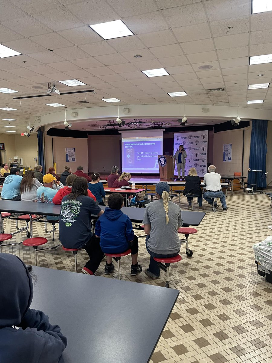 Our students are already looking forward to next year! Incoming freshmen got a look at what's in store at @FHSHotDogs, while incoming 6th graders heard about what's next at @FMS_Hotdogs. It's awesome to see the support for our students across buildings! 💙🐾 #hotdogexcellence