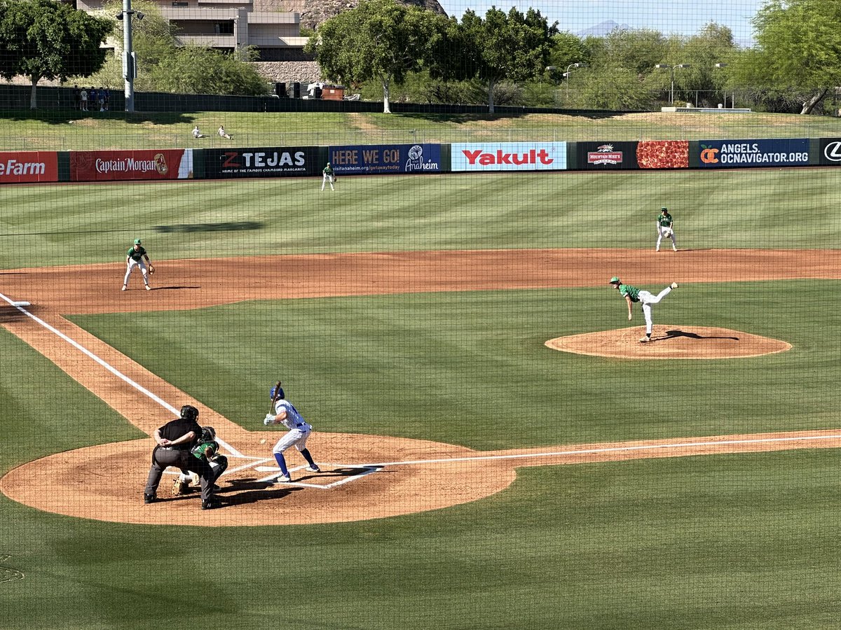 Batter up! @AZPreps365 3A State Baseball Championship is underway. @vctrojans and @YumaCatholic playing for the Gold Glove! State Champions will be crowned today! @AZPreps365Jose