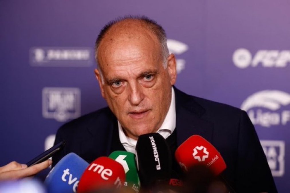 🗣️ Javier Tebas: “Mbappe will arrive, Real Madrid will have have a great team, but this does not guarantee trophies. There will be great competition in La Liga. At Barcelona they have Yamal, Pedri and Gavi and at Real Madrid they have Bellingham, Vinícius and Mbappé.”