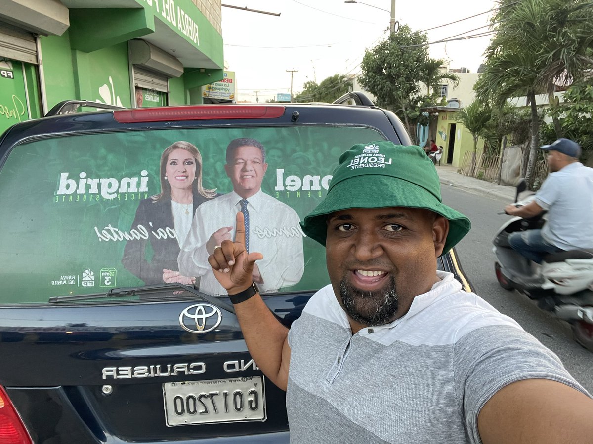 garybrito13's tweet photo. Llegando a mi partido para tratar el gran cierre de campaña este miércoles mi guagua está preparada tengo a mi líder @LeonelFernandez y mi vice y gran ser humano @ingridmendozap la dama de honor vamos pa lante y este 19 con la fuerza del pueblo venceremos https://t.co/cZiGUN8bAN