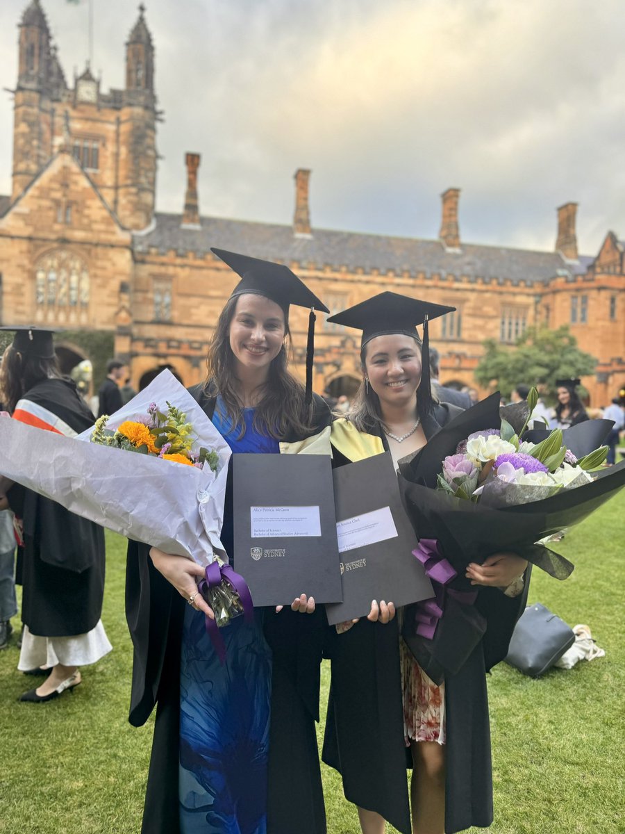 Congratulations to Alice and Jess graduating with honours yesterday!! #TransporterBiologyGroup @syd_health