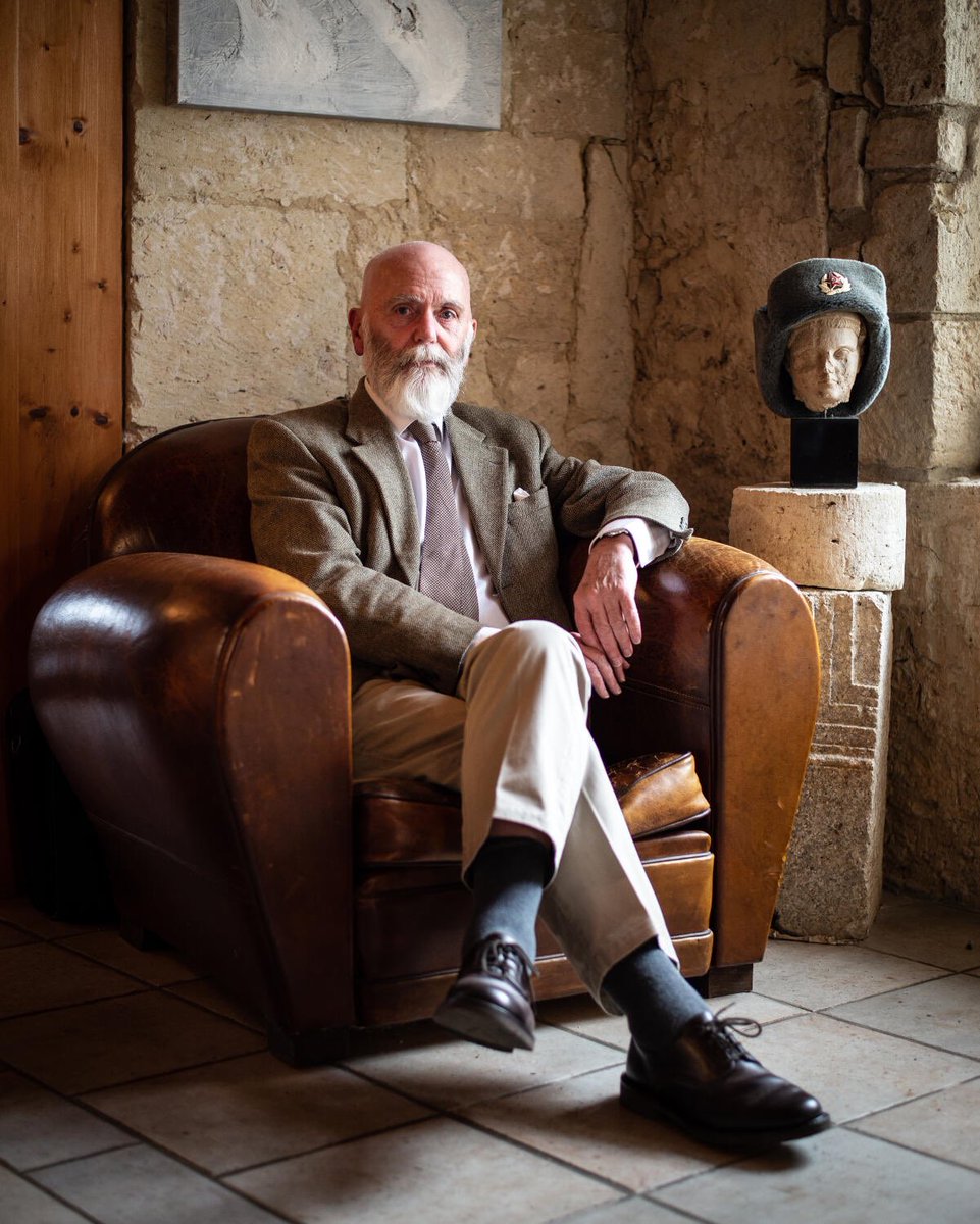 “I was twenty years old under
General de Gaulle... We were proud and happy to be French, the happiness returned from belonging to this people, to this
culture, to this civilization and to this homeland was such that we did not even have to think about it.”

Renaud Camus