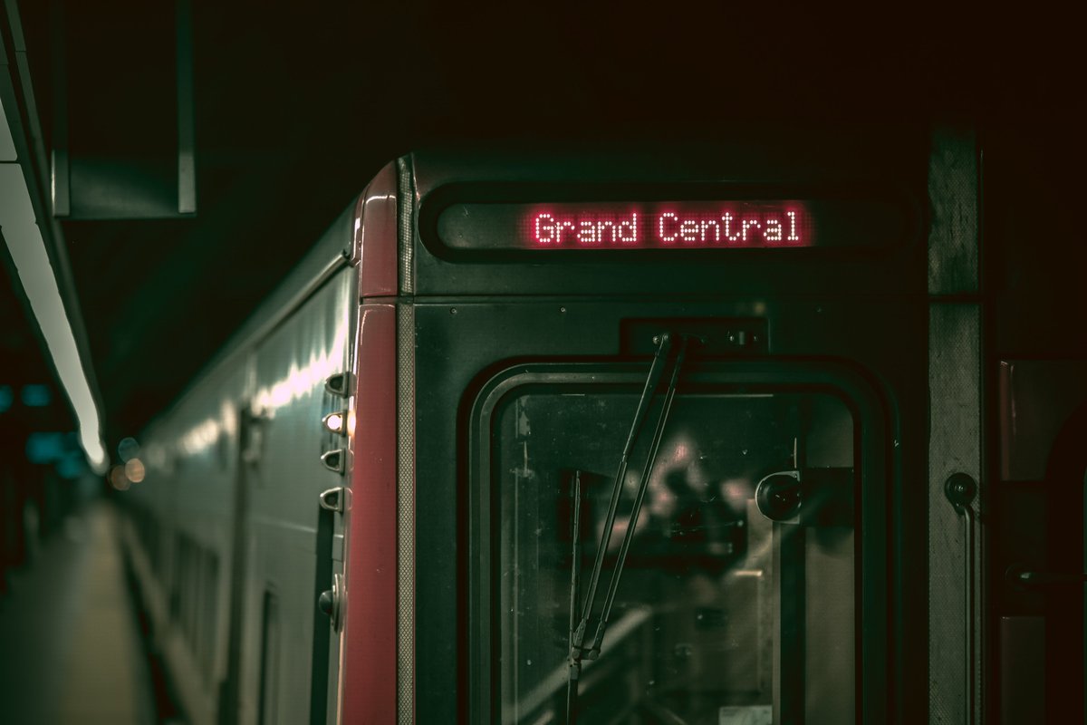 'Life is like a train station, people come and go all the time, but the ones that wait for the train with you are the ones that are worth keeping in it.' #Life #WordsOfWisdom #Trains #Travel #Photography #FujiXt5