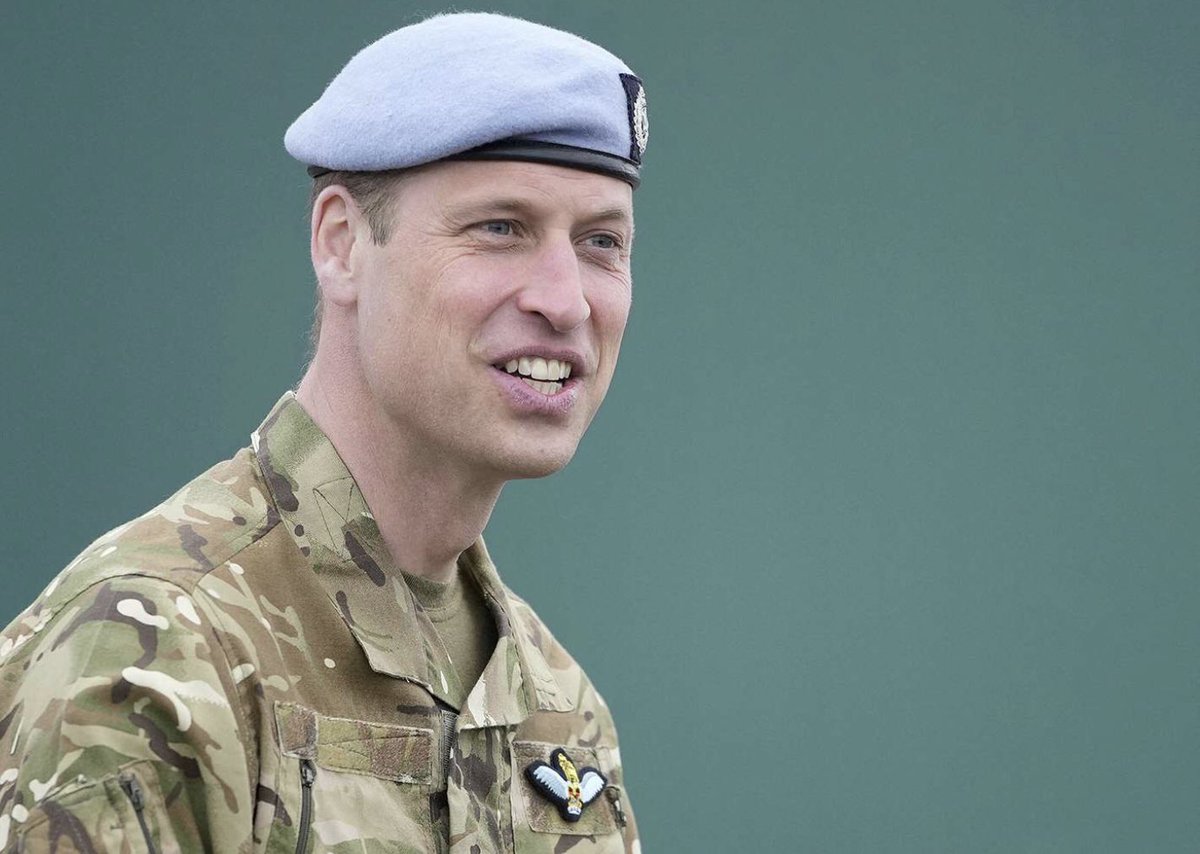 Apparently the Sussex squad are jealous of the fact #PrinceWilliam is an Apache Helicopter Pilot and now Colonel-in-Chief of the Army Air Corps ❤️