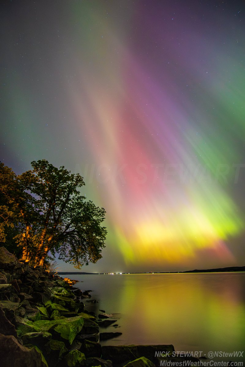 We're not done with #NorthernLights photos right? Still going through my treasure chest of content and I think I have a new favorite. The colors, banding, pillars and arcs were just unbelievable to watch explode in the northwestern sky during this solar storm substorm.