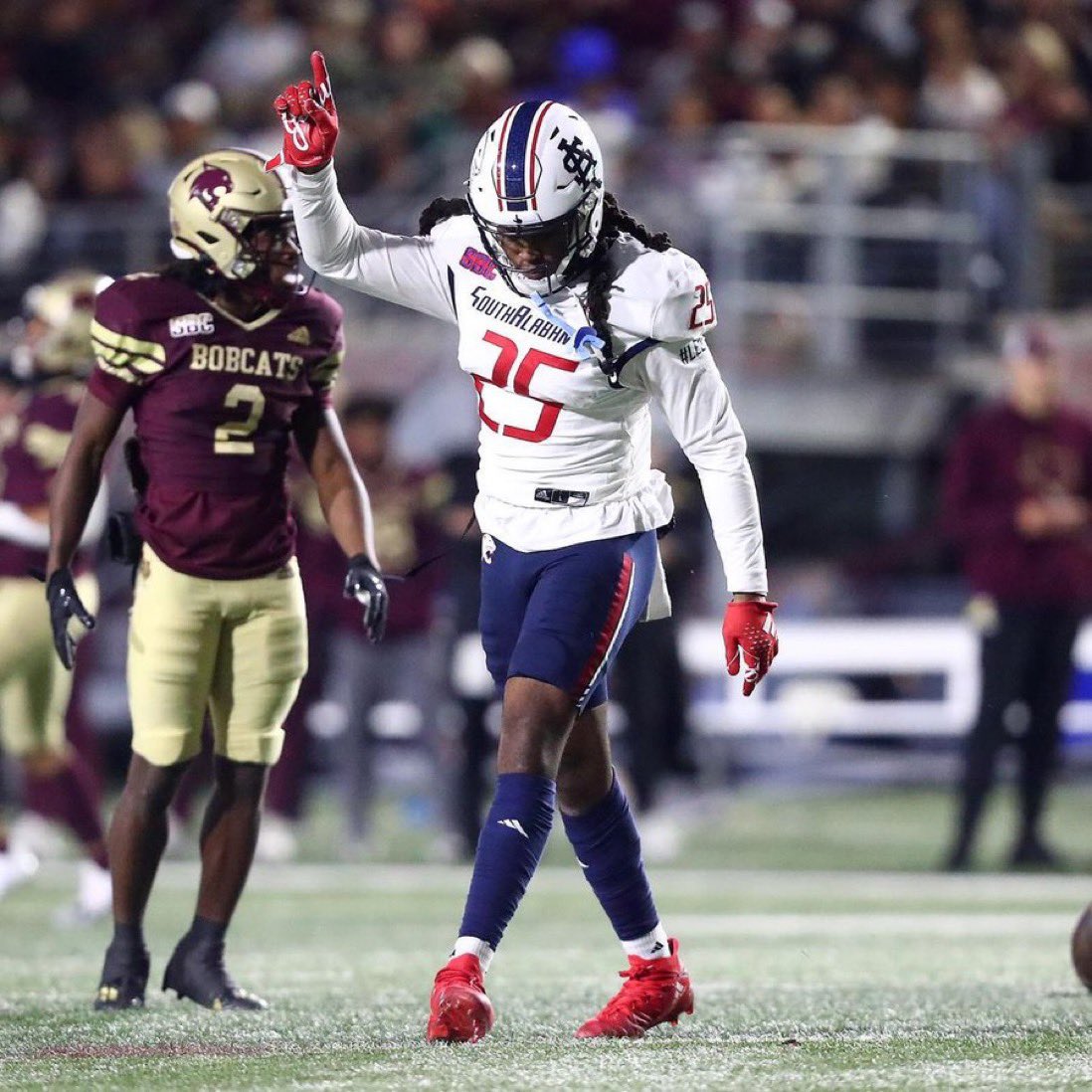 South Alabama linebacker Khalil Jacobs tells @On3sports he is headed to Ole Miss tonight for a visit. He tallied 56 tackles, 8.5 TFL, 3 forced fumbles and an INT in 2023. More: on3.com/college/ole-mi…