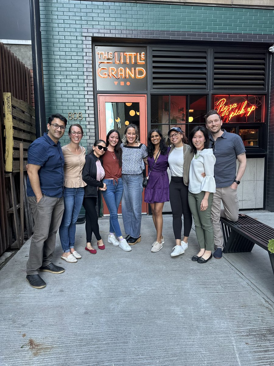 @GUH_WHCSurgRes Our last mentorship mtg @thelittlegrand before DrANigham starts MSK SurgOnc fellowship 🚀 🌟 🌈 So proud of this group. So many #ShinyPennies 🥹 ⭐️ I could not be more proud 🩵🩷🫀💟💘Thank you for bringing out the best in this attending! 👍🏽💛💪🏽