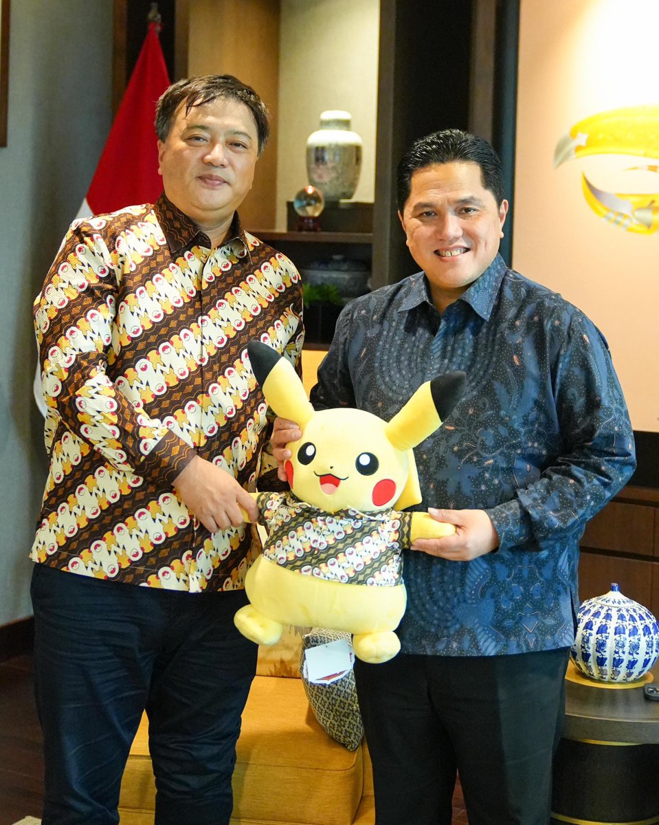 Bertemu delegasi The Pokemon Company, perusahaan yang bertanggung jawab untuk pemasaran dan lisensi waralaba Pokemon. Kami membahas kerjasama yang telah dijalin antara Garuda Indonesia dan The Pokémon Company yang baru-baru ini meluncurkan “Pokémon Air Adventures'. Pengalaman