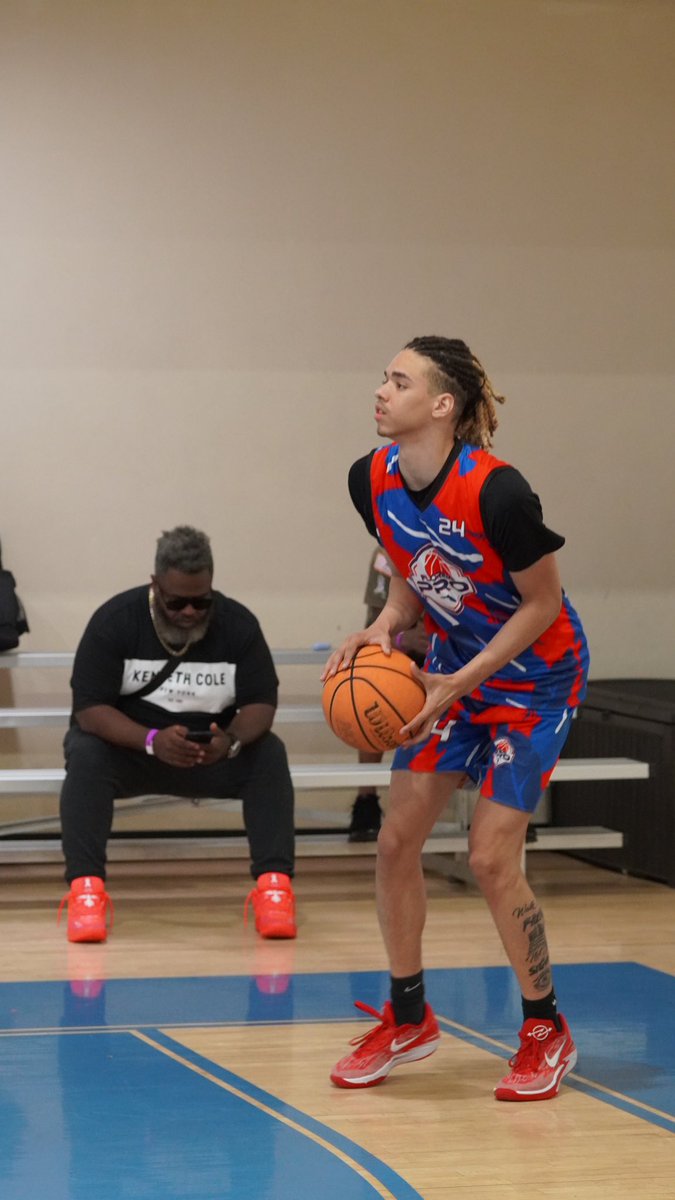 Attention coaches still available 2024 6’6 WF Jeremiah Police (Westminster Academy) avg 11.7 ppg 6 rpg 3 apg 2 stl and 1 blk 

Jeremiah will be on center stage with FL Pro Hoops <a href="/hoopseen/">HoopSeen</a> in ATL for the live period 

Checkout his highlights 👇🏾👇🏾

drive.google.com/file/d/1sdf-ug…