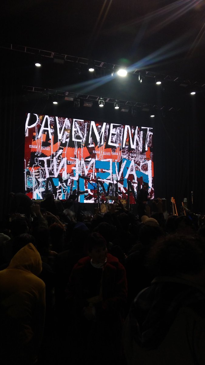Lo de Pavement <a href="/pavement_band/">PAVEMENT</a> esta noche en el Teatro Coliseo fue hermoso! 💙 Que no pase tanto tiempo para tenerlos de regreso a Chile!