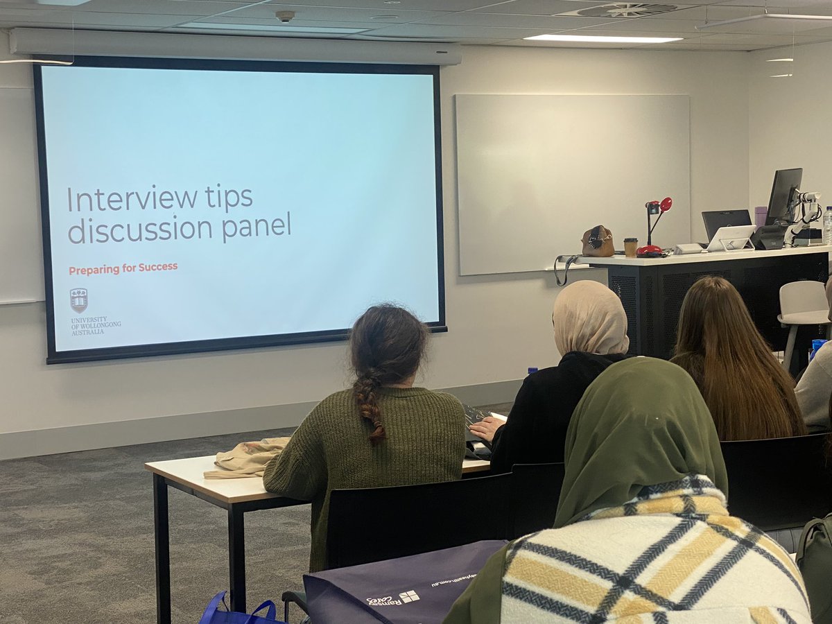 Day 2 with @lizcurtis01. @UoWnursing 3rd year Careers Day #uowliverpool campus. Thankyou to our industry partners for their wisdom and guidance on the new graduate process. @ramsayhealth @nswnma @HammondCare @SWSPHN #nswjusticehealth #harbison powered by #warrigal