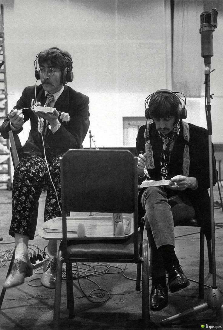 John and Ringo at lunchtime during the recording sessions of 'Sgt Pepper', 1967 #TheBeatles