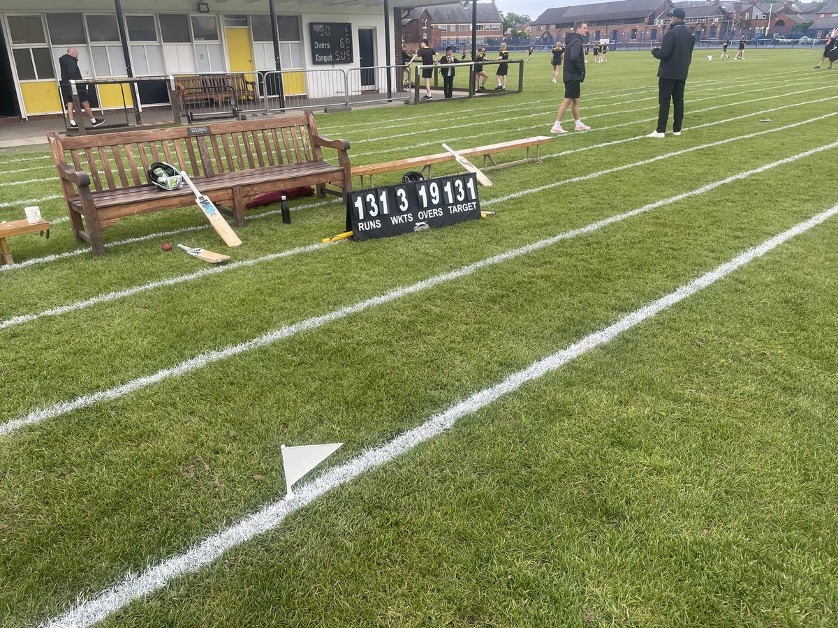 The U15’s 🏏team were finally in action in the 1st round of the Cheshire cup. The hosts @sportatsgs set a target of 130 which was achieved in the final over. Big shout out to G.Floyd with a very impressive knock of 55. Thank you for being such good hosts #cheshirecup #teamphs