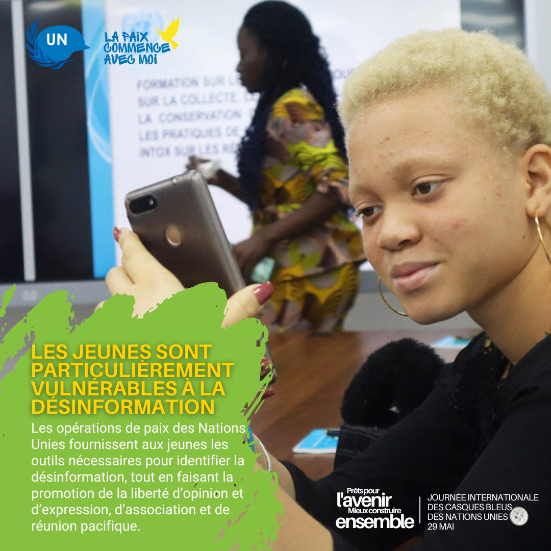 Pour favoriser un avenir pacifique, les opérations de maintien de la paix d'@ONU_fr contribuent à créer des espaces numériques plus sûrs, où les jeunes disposent des outils nécessaires pour créer et partager du contenu vérifié. #PKDay