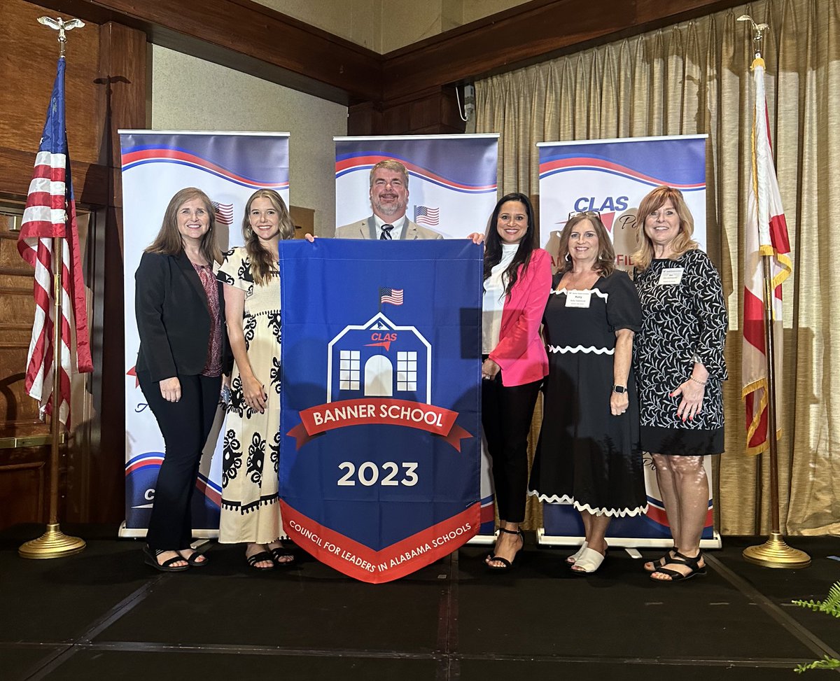 Jac1ynStringer's tweet image. So proud to represent Saraland High School as the award recipient for 2023 CLAS Banner School.  #TeamWorkMakesTheDreamWork