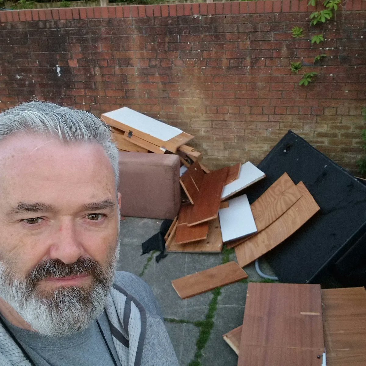 A bad weekend across Waterloo and Crosby for litter &  flytipping. I've reported several incidents of flytipping, saw for myself the poor state of South Road and beach area on Sunday

I'll be asking for more resources to be deployed for weekends till the end of the summer