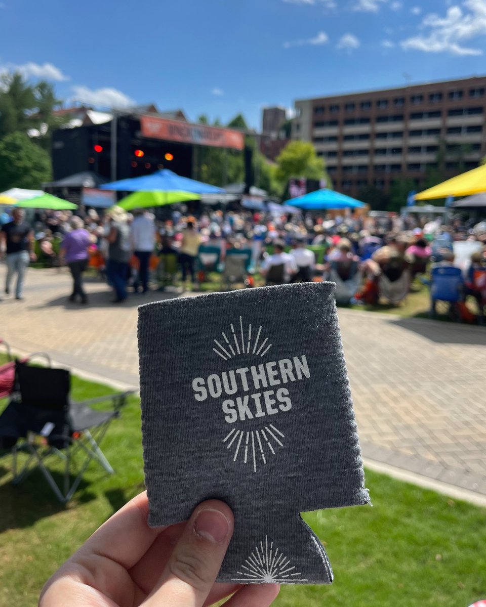 @southernskiesfest x @gcknoxville = the perfect merch for a perfect festival 🎵❤️ #graphiccreations #southernskies #knoxvilletn #custommerchandise