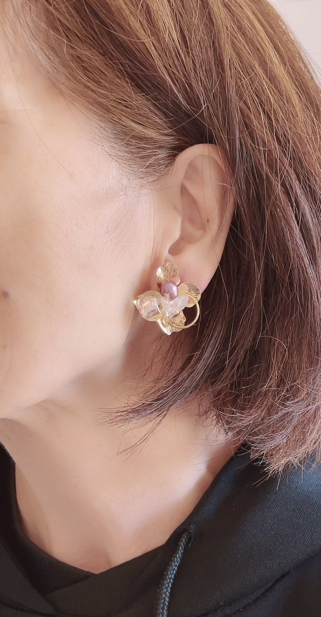 オーダー頂いた方の着画です♡(掲載許可頂いてます)ほんとに可愛いピアス♡とても素敵です(⋆ᴗ͈ˬᴗ͈⋆)プチプラ価格で高品質アクセサリーはいかがですか？オーダーお待ちしております♡♡