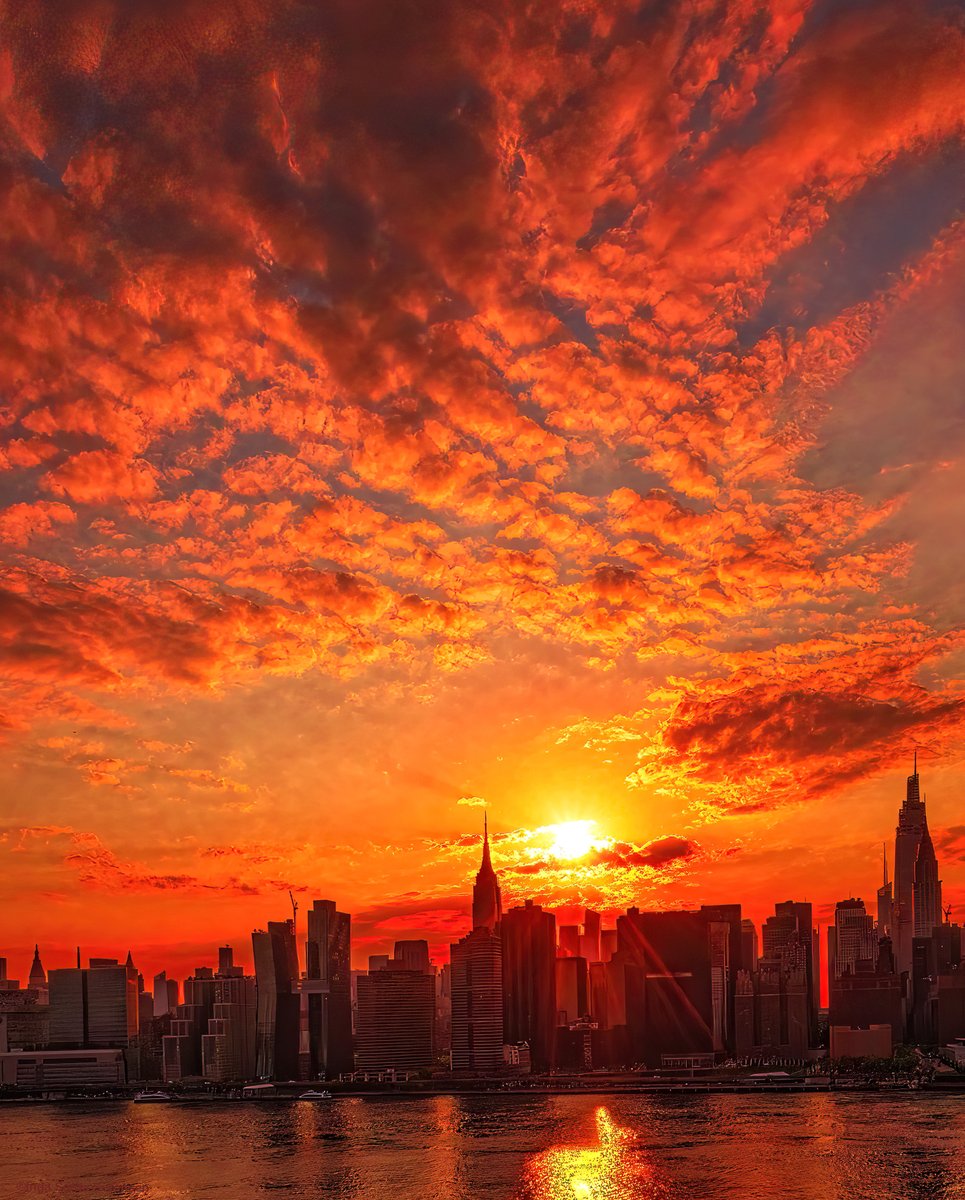 Beautiful golden speckled #sunset tonight in #NYC. #NewYork #NewYorkCity
