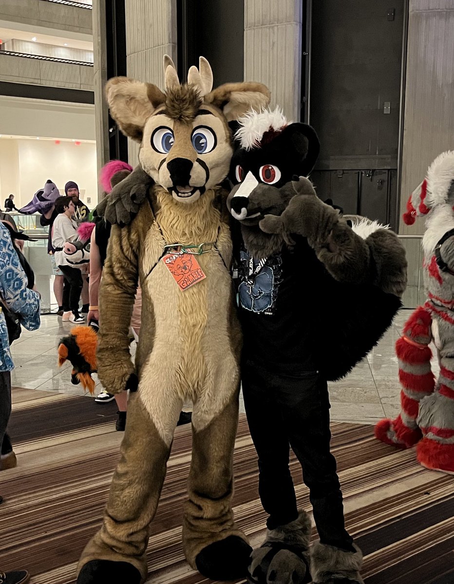 BriscoeSkunk's tweet photo. I seriously got to meet SO many cool people and I’m SO FUCKIN HAPPY AAAAAA https://t.co/xWYVwDfucc
