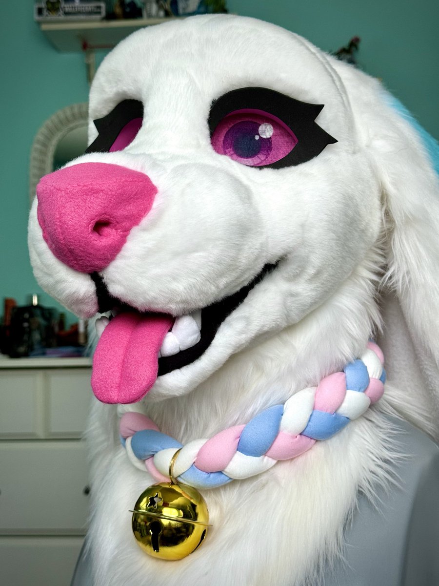 New tongue! Ice has two tongues now, attached to the mouth by magnets. One is normal length and the other is this longer one so she can go 👁️👅👁️