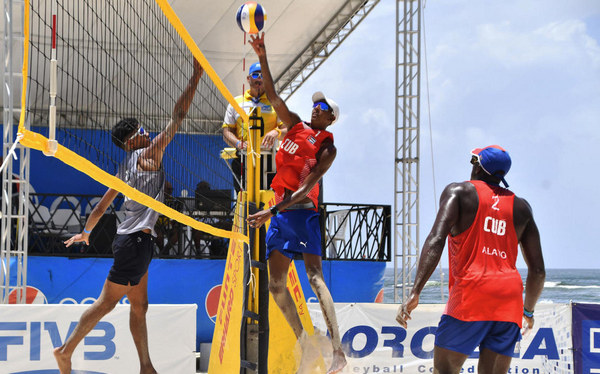 semifinales Alayo y Díaz en Norceca de Voleibol de Playa Marchan invictos con cuatro triunfos. La dupla femenina perdió en cuartos de final. #Cuba #DeporteCubano #volleyballbeach #CubaInspira jit.cu/NewsDetails.as…