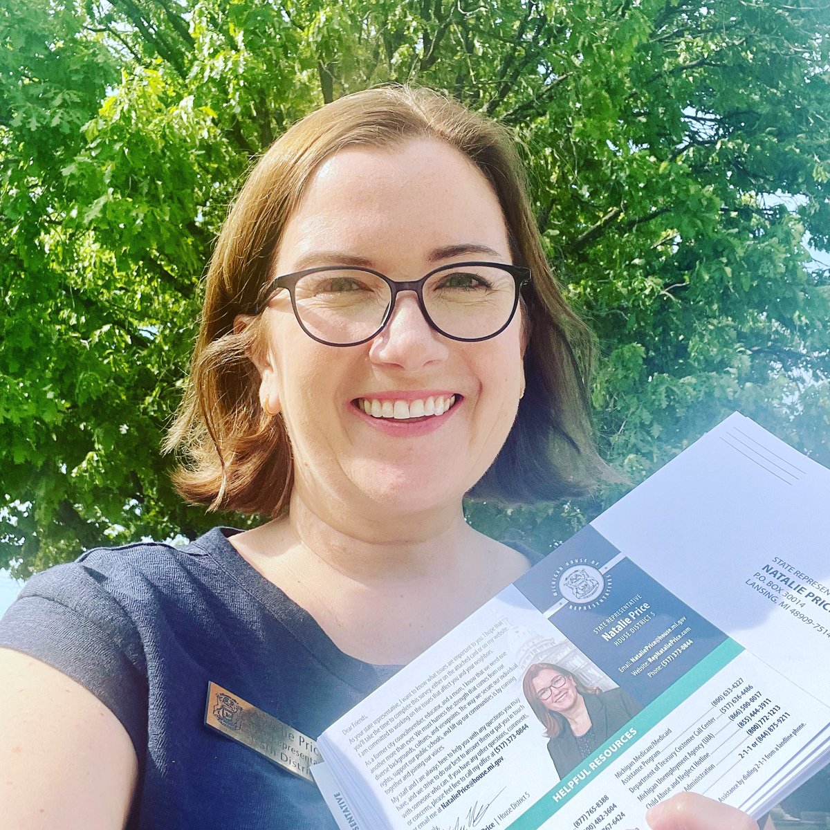 What a gorgeous day to connect with constituents at their doors in Beverly Hills and at a community conversation at a park in Royal Oak! Grateful to everyone who opened up their doors and came out to share the issues that matter most. 🌳