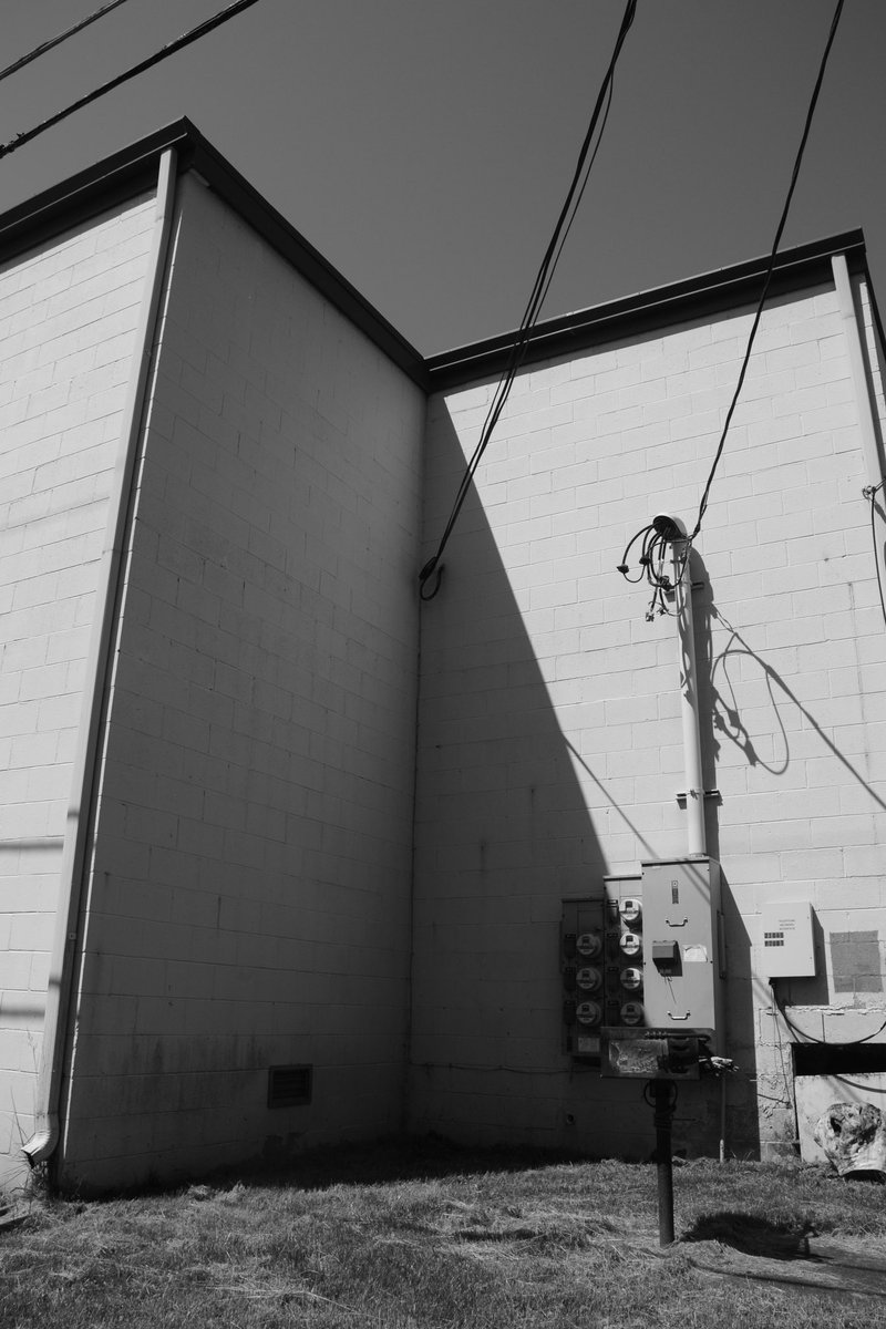from a class i sat in on today :3 assignment was to take monochrome images of the immediate surroundings of the building