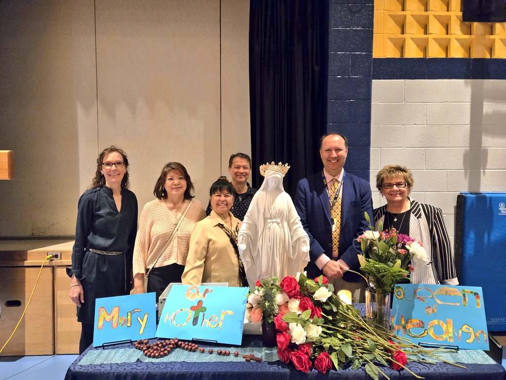 Today's Marian Liturgy led by our Grade 1s and 6s was absolutely beautiful! 💕🙏🏻🌹 'Foresake her not, and she will preserve you, love her, and she will safeguard you.' -Proverbs 4:6-7 ✝️ A big thank you to our rosary apostolate leaders from @StMattsOakville. 😊 @HCDSB