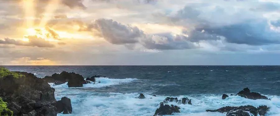 Hawaii at sunrise Click link for info and pricing buff.ly/3xZVr2j #artlovers #photography #fineart #fineartphotography #art #picoftheday #naturelovers #artwork #AmexLife #landscapelovers #wallart #saatchi #photooftheday #nature #travel #artlover #naturelover #Hawaii