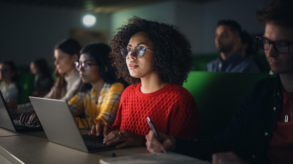 Education boosts well-being, but intelligence can bring you down, study suggests 📚🧠😊 news-medical.net/news/20240513/… #Education #WellBeing #Intelligence #Genetics #MentalHealth #LifeSatisfaction #AcademicStress #Health @npjMentalHealth