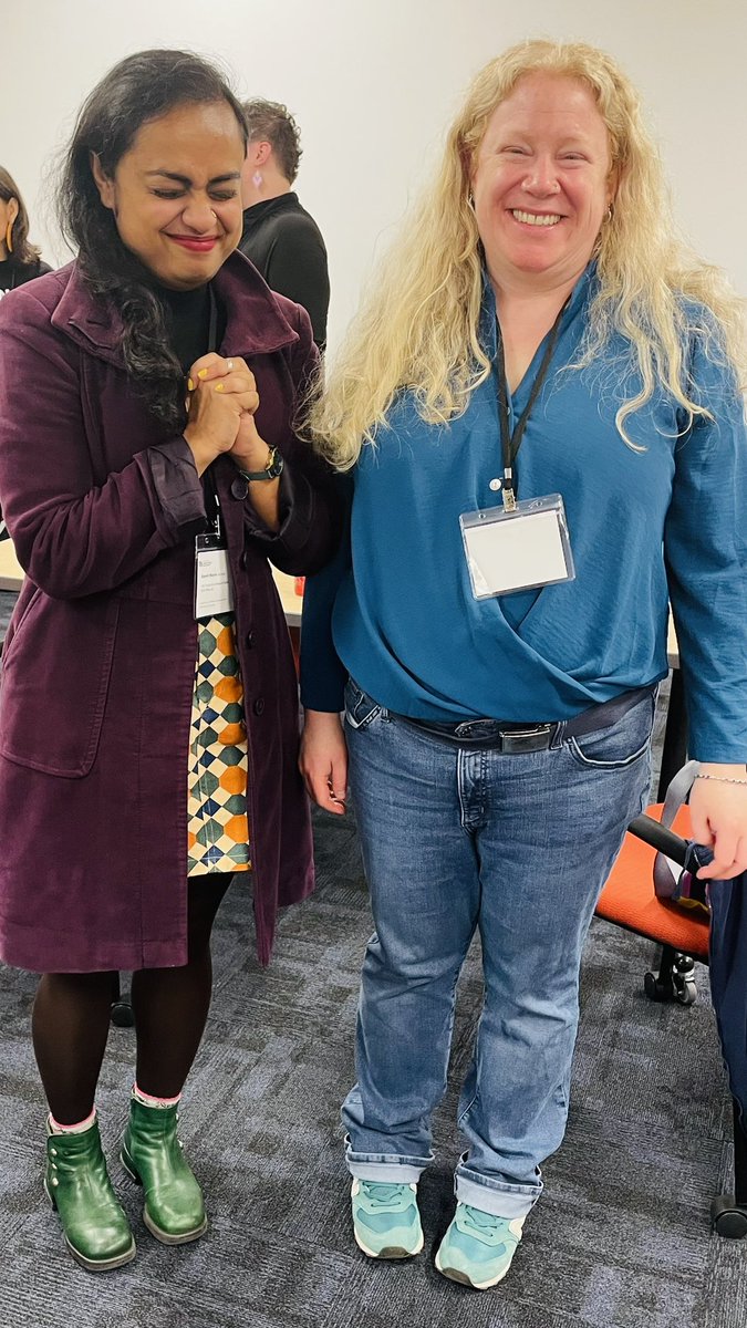 Met @SarivanAnders at @CGSHEquity’s Gender & Sex in methods & Measurements training. 👌🏽 Didn’t even try acting cool. Fangirled big time. 🥰 What a great beginning of the week. 🤩 Check out Sexual Configuration’s theory people. 😊