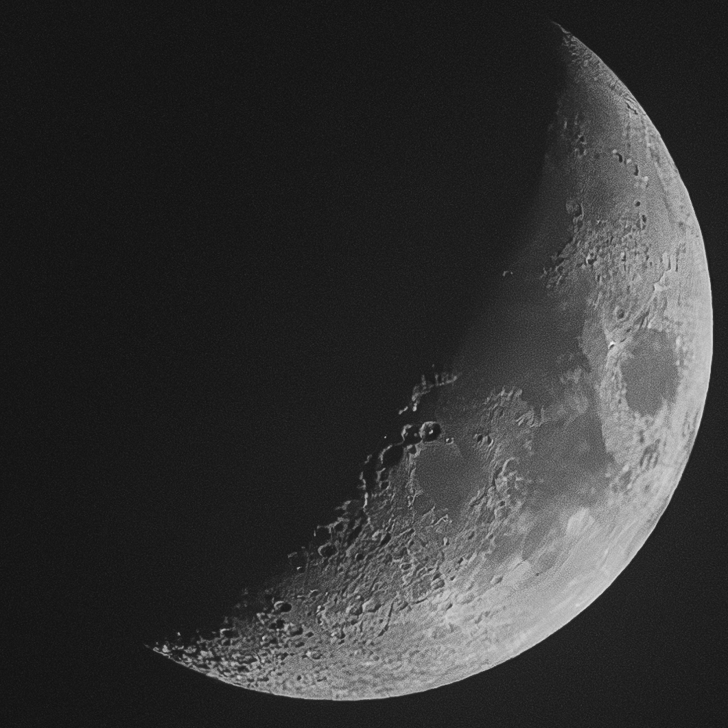Crescent Moon just as it got dark. And, for a bonus, a second picture showing what happens when you accidentally leave the ISO on Auto after taking pictures of squirrels (ISO 6400). Yuck.
#Moon #MoonHourSocial #astronomy #astrophotography #photography
