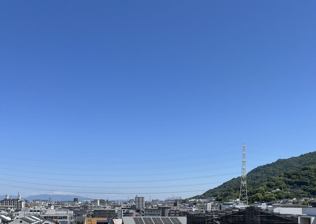 おはようございます！ 大阪府大東市の現在の天気は晴れで気温は19℃です☀️ 今日は ＃けん玉の日 との事です！ けん玉といえば、演歌歌手の三山ひろしさんを思い浮かびます☺️ ちなみに私はけん玉がめっちゃ下手くそです😂 今日もボチボチいきましょう👍 #企業公式が毎朝地元の天気を言い合う #イマソラ