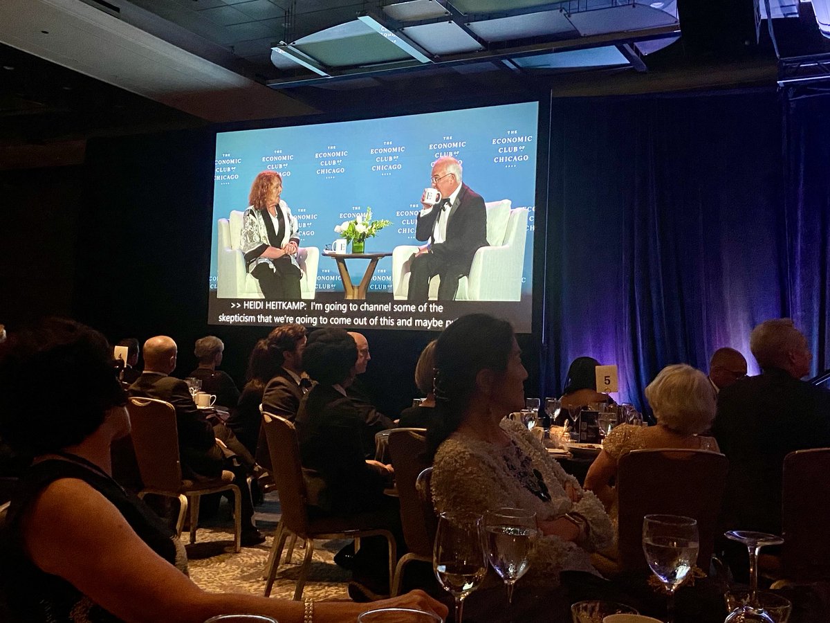 MarySue Barrett (@marysuebarrett) on Twitter photo At <a href="/EconClubChi/">Econ Club Chicago</a>, columnist <a href="/nytdavidbrooks/">David Brooks</a> expounds on:
- 60-year cycle of political upheaval.
- accomplishments of Pres. Biden’s 1st 2 years to help those w/o college degrees
- creation of an inherited class of elites
- palpable feeling of being left behind At <a href="/EconClubChi/">Econ Club Chicago</a>, columnist <a href="/nytdavidbrooks/">David Brooks</a> expounds on:
- 60-year cycle of political upheaval.
- accomplishments of Pres. Biden’s 1st 2 years to help those w/o college degrees
- creation of an inherited class of elites
- palpable feeling of being left behind