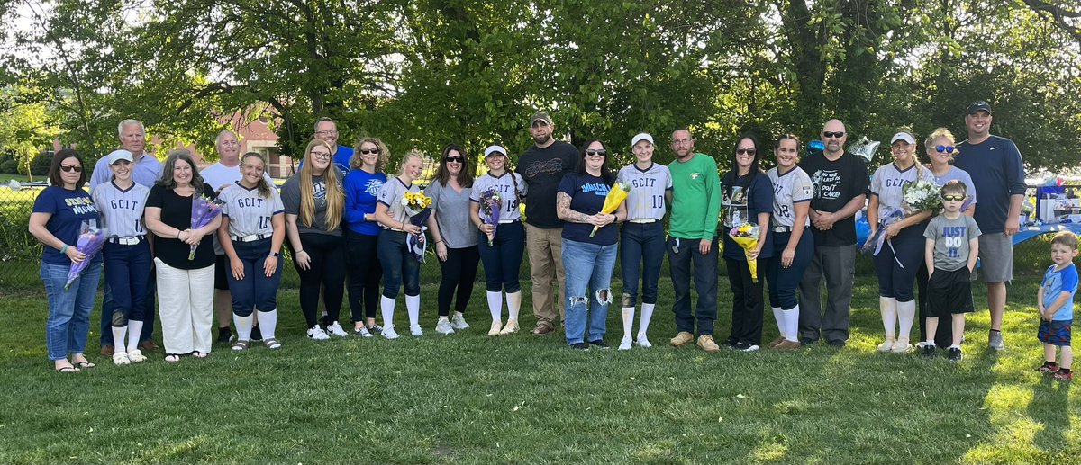 Softball 🥎 team defeated Cumberland 15-4 on their Sr Day. Good game by all & congrats Seniors!