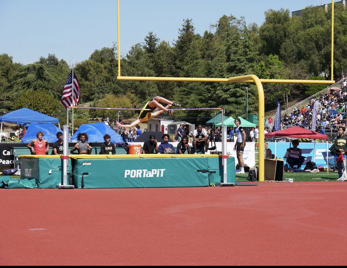 Clearing 6’6 your freshman year to be 2nd in the CIF Southern section with Old Glory in the background… Doesn’t get much better this, special performance for Davis Benson!