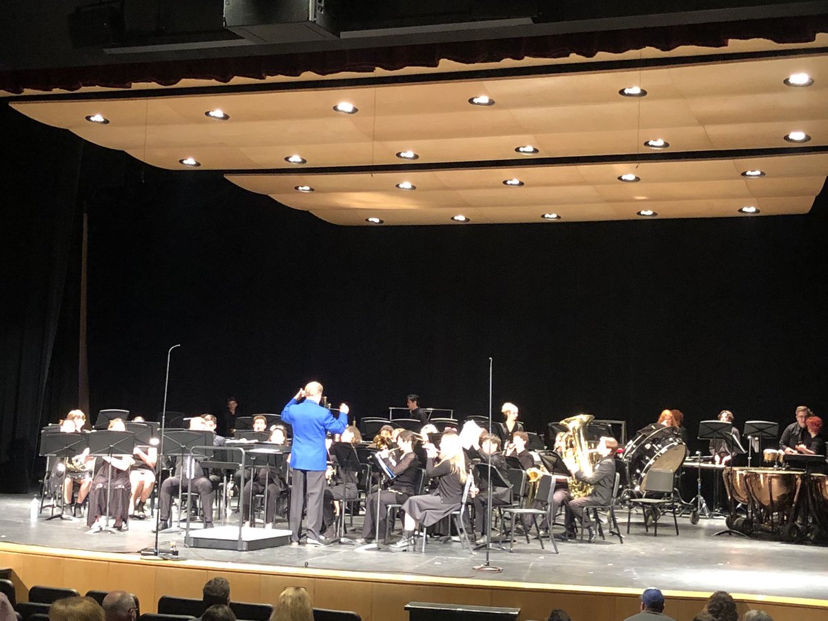 sliarakos7's tweet photo. Spring concert at Lakes!  From Jazz to Orchestra to Choir to Band!  @LakesEagles https://t.co/ophWE3PsZ8