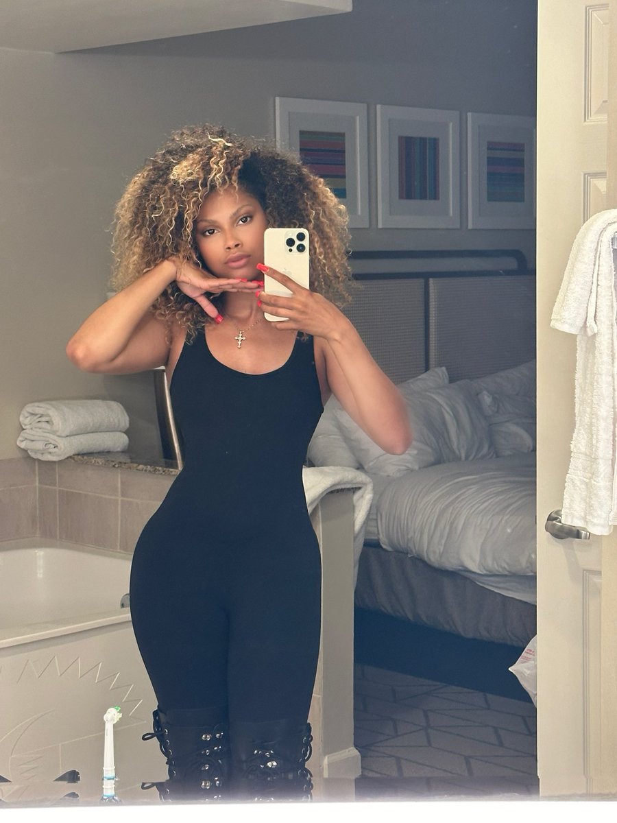 🙇🏽‍♀️ in a nutshell.