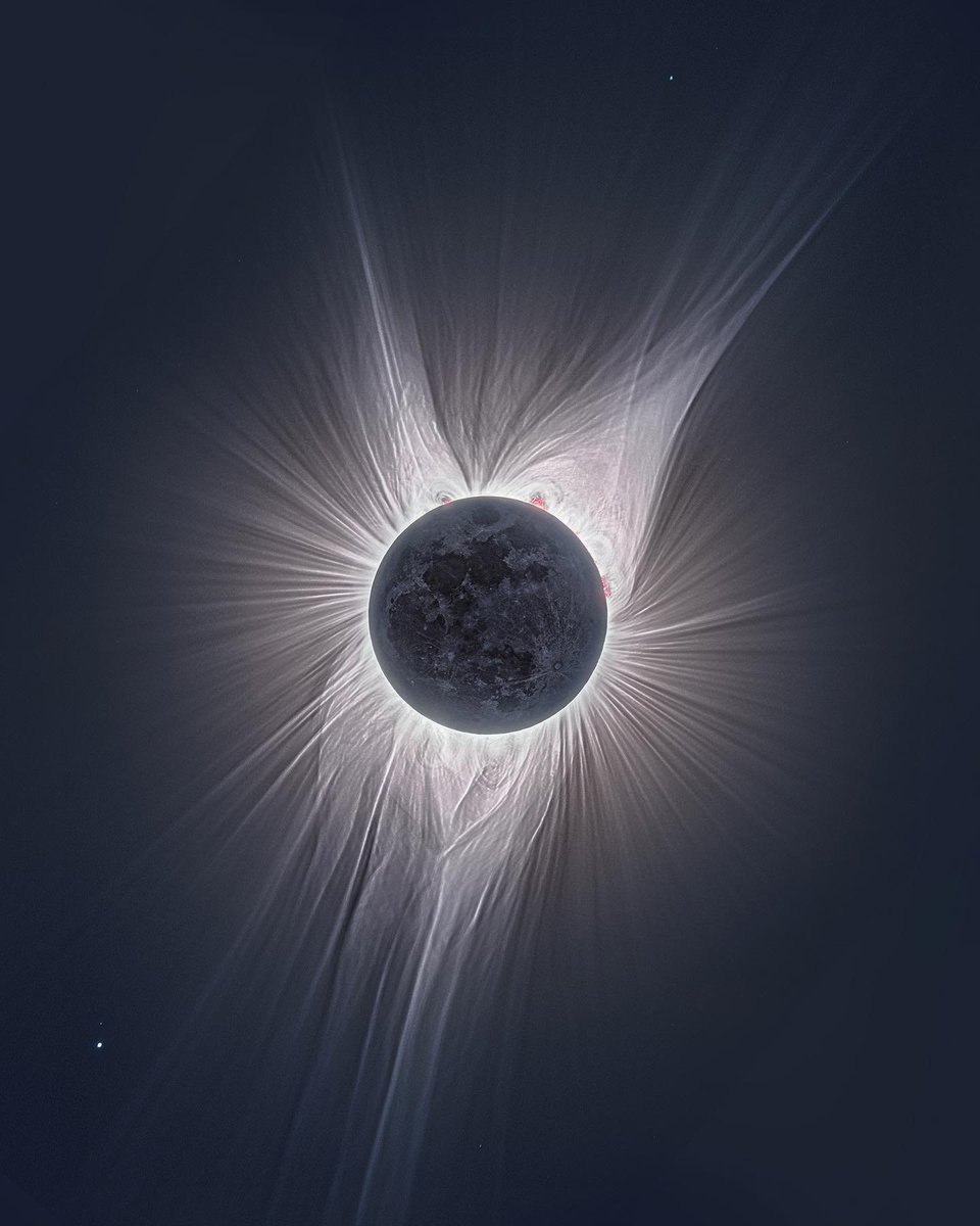 An HDR photo of the Total Solar Eclipse by Sebastian Voltmer