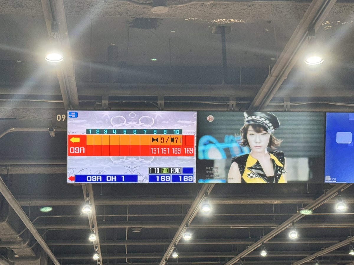 N_Na_go's tweet photo. 아침 볼링~ 힘들어 죽겠다ㅋㅋㅋㅋ
#섹트 #볼링 #광주 https://t.co/bxL4Cl0f30