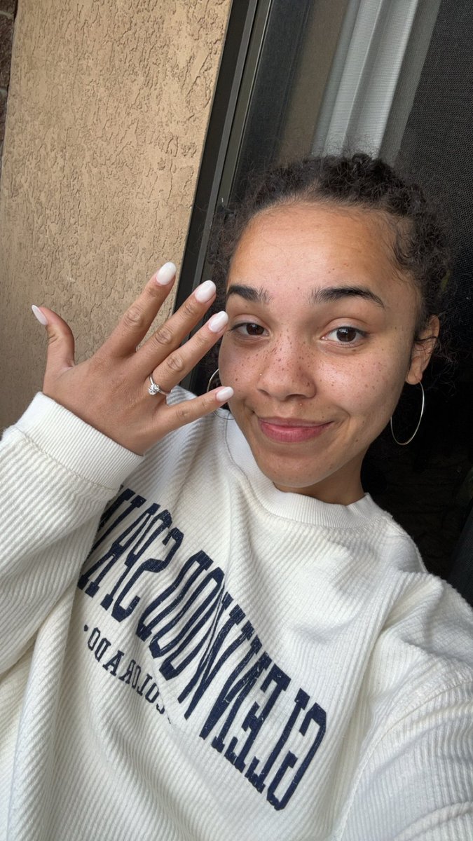 lilbnk's tweet photo. YA BITCH YA BITCH CALL ME MRS.DIETZ 👅 https://t.co/b2aQlWd2fU