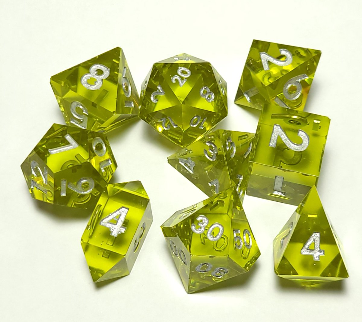Jammer211's tweet photo. Going live in a few. Wifey and I will be demolding some sets we poured yesterday. Hoping they all turned out good. I hope. I hope. Stop by, say hi and help me prove to my wife that people come to my channel.
#DICE
#MakingDice
https://t.co/Tj8d73AiyK
https://t.co/ekgOnUTvaR https://t.co/yAFMJaXQry