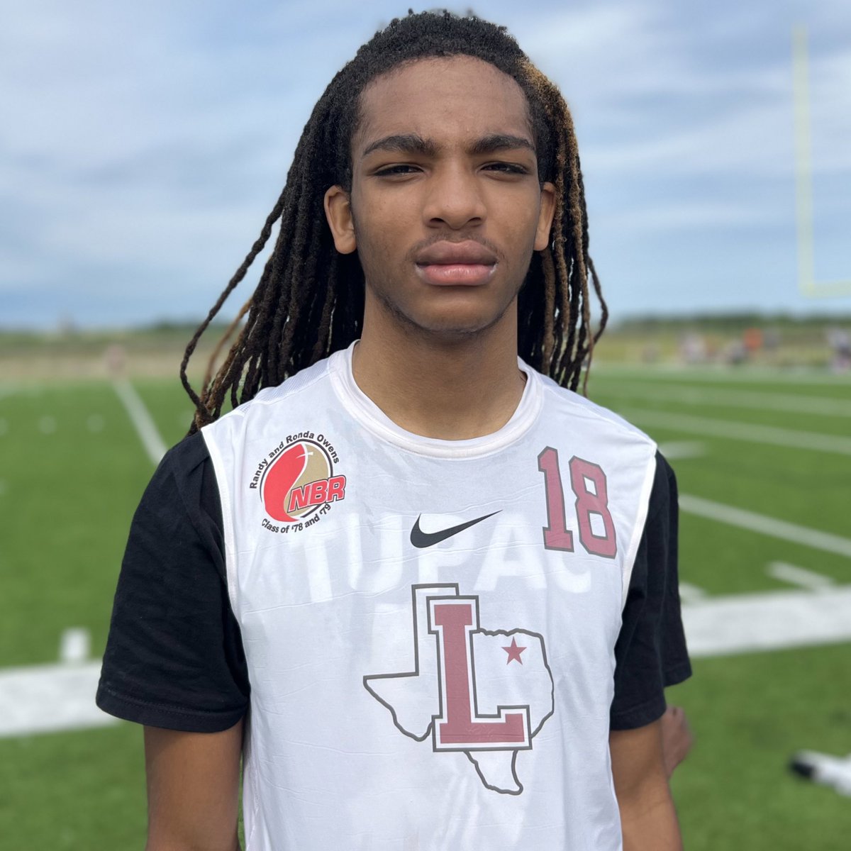 Lewisville 2027 CB Taelyn Mayo is an impressive young star on the island. A former NFL great raving to me about his coverage skills on Saturday. @TaeMayo04155 | @LHSFball | #TXHSFB Anna SQT - Recruiting Notes: texasfootball.com/article/2024/0…
