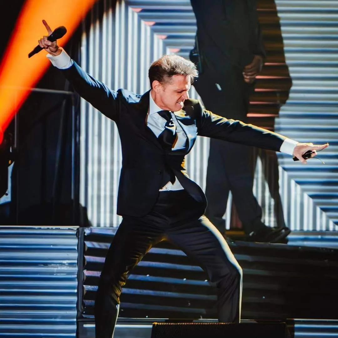 Cuando calienta el sol aquí en la playa...  ♫
<a href="/lmxlm/">Luis Miguel</a> #LuisMiguel #txlm #ClubOficialChile #Incondicionales #TodoPorLM #TXLM36 #Tour2024 #Gira