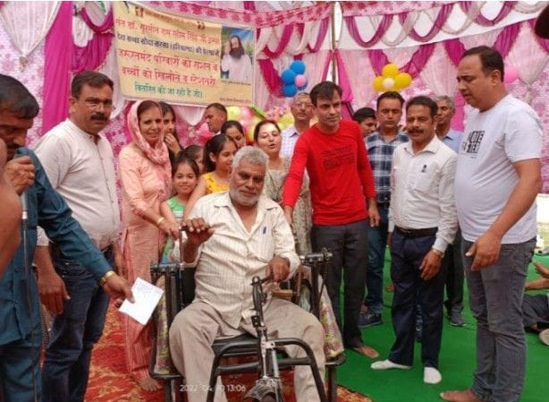 As we all know, life of a handicapped is full of difficulties. Understanding their difficulties Ram Rahim started #साथी_मुहिम under which handicapped people are given tricycles, calipers, wheelchairs, etc. so they can live their lives easily do not face difficulty in commuting.